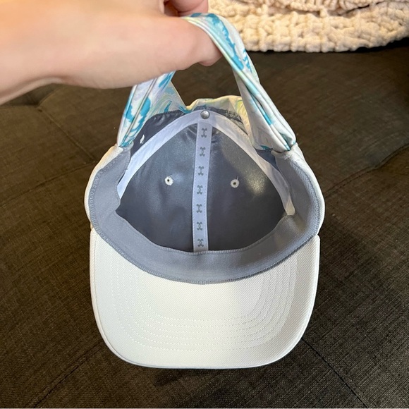 Under Armour women’s play up wrapback adjustable cap hat - Picture 2 of 4